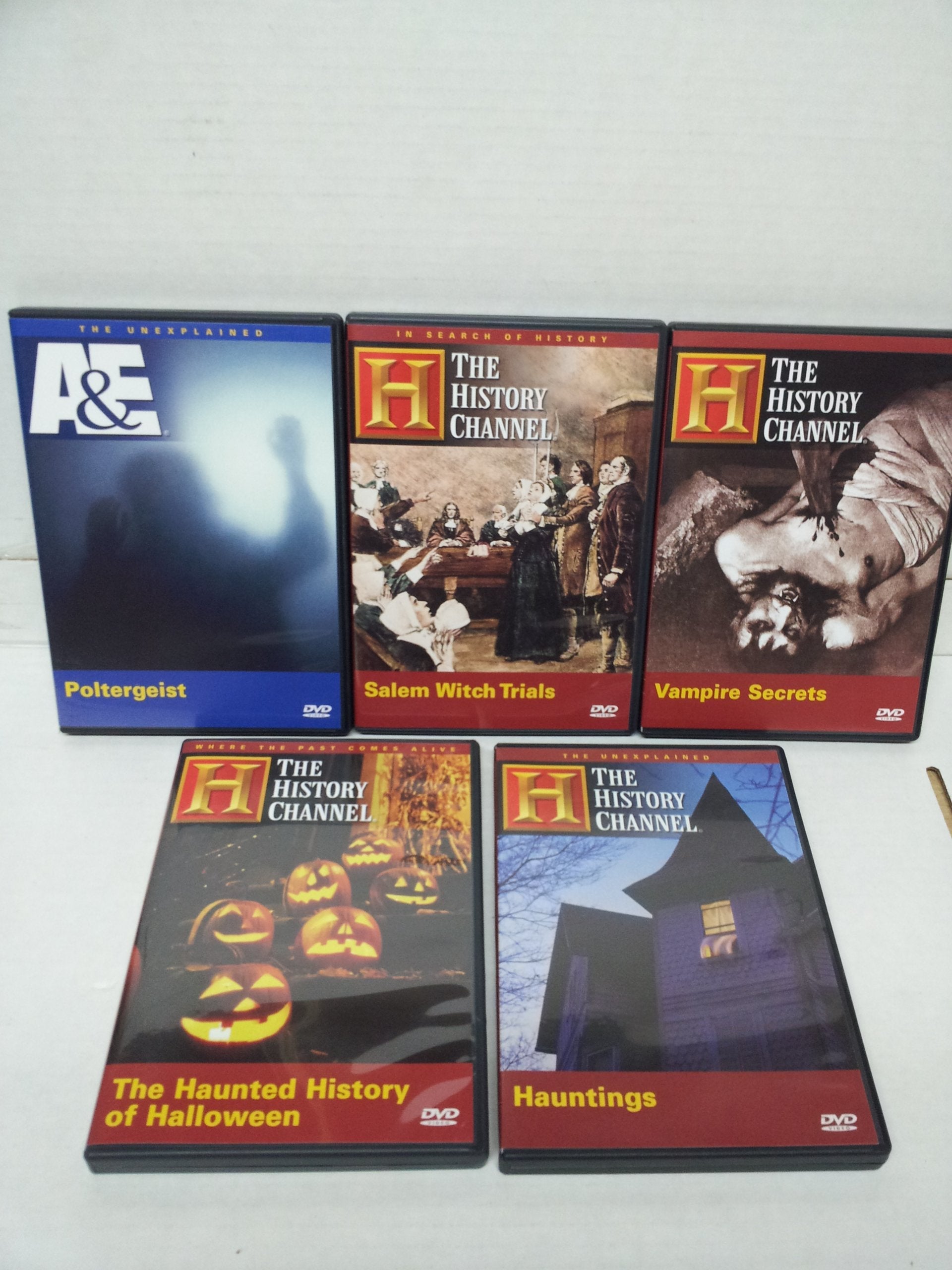 Haunted History: Haunted Histories Collection (Hauntings / Vampire Secrets / Salem Witch Trials / The Haunted History of Halloween / Poltergeist) (History Channel) [DVD] used book depot