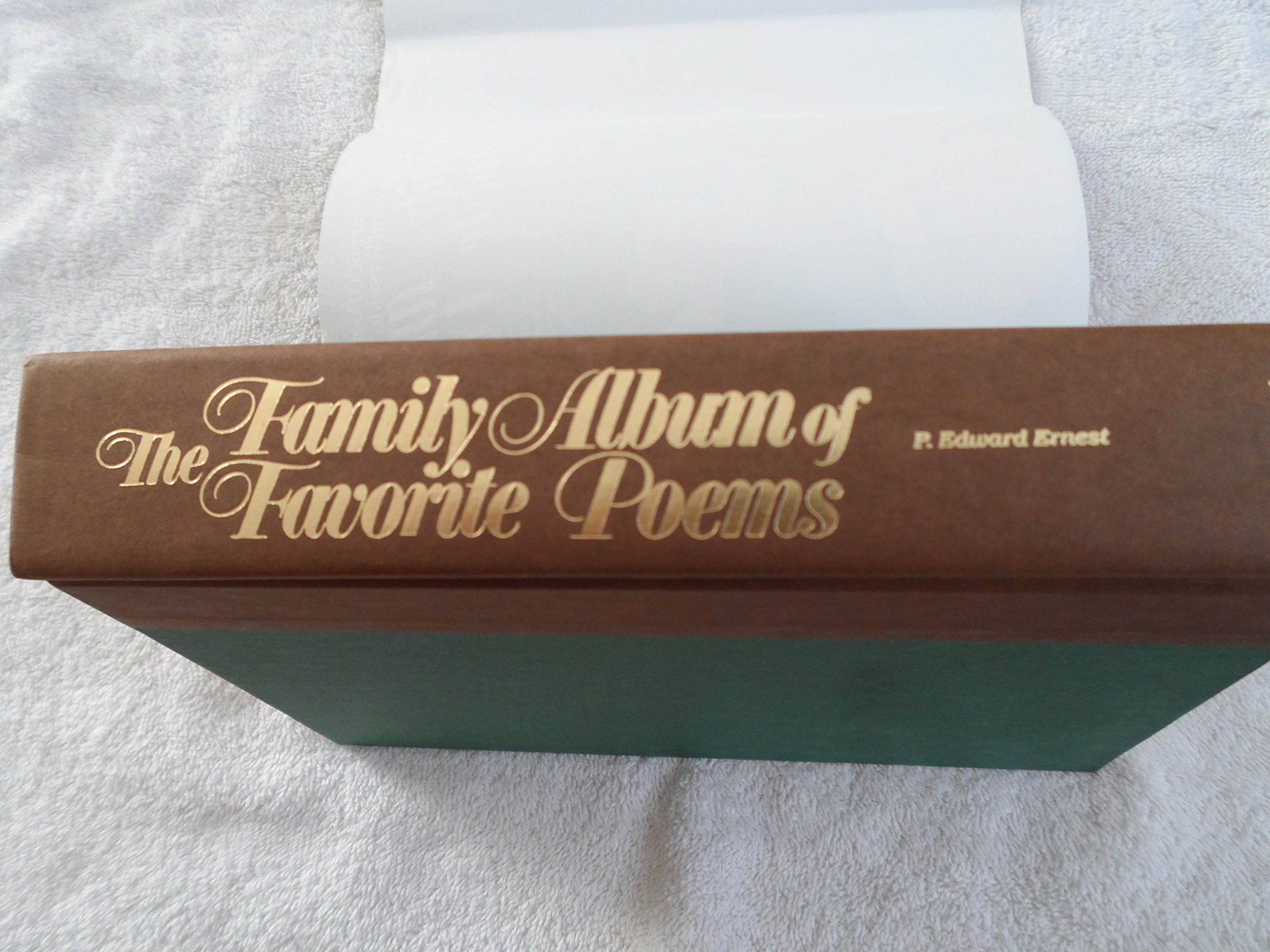 The Family Album of Favorite Poems used book depot