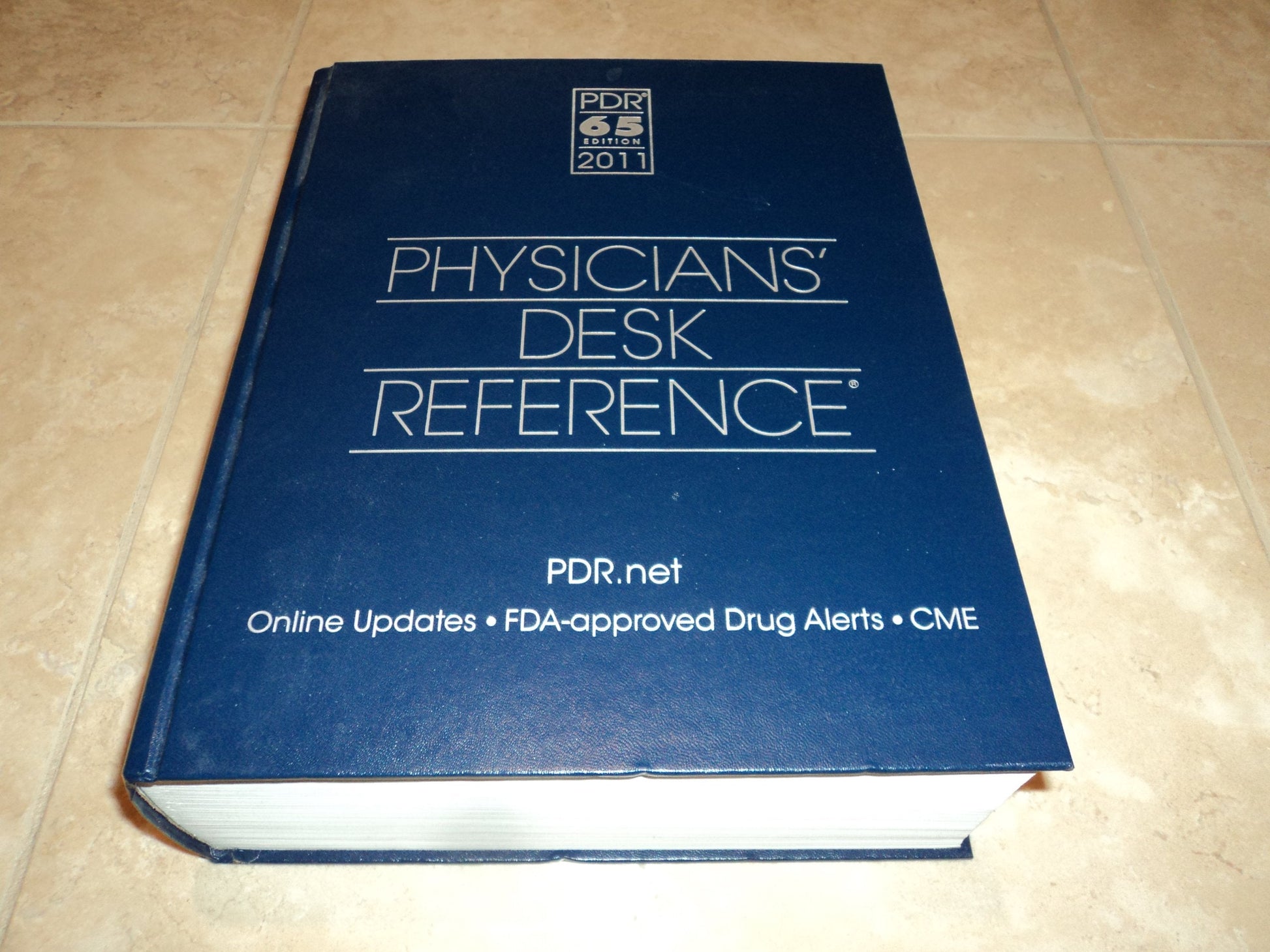 2011 Physicians' Desk Reference (Library/Hospital Version) (PDR - Physicians' Desk Reference (Library Version)) used book depot