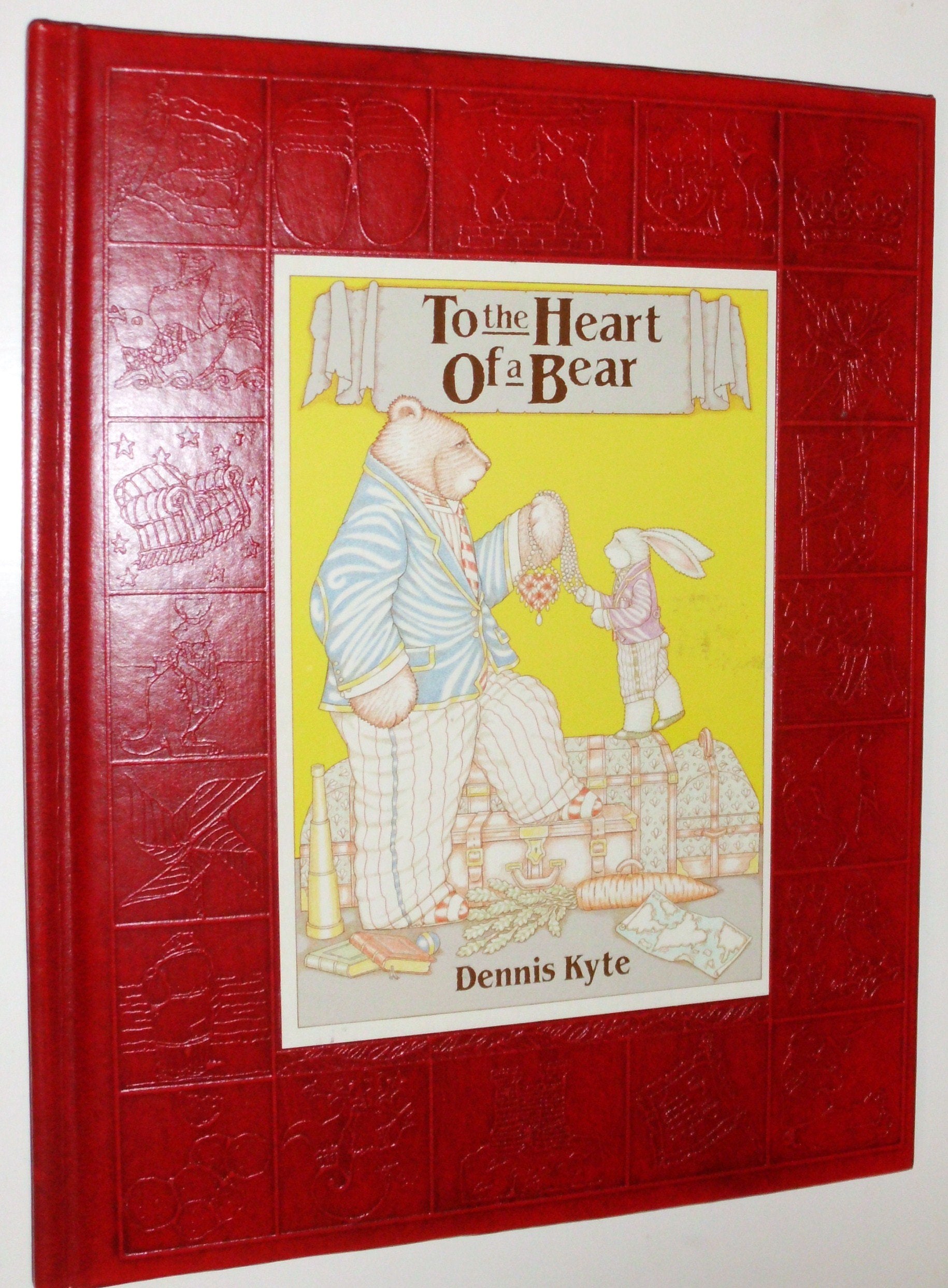 TO THE HEART OF A BEAR (1ST PRT- HARDBACK) used book depot