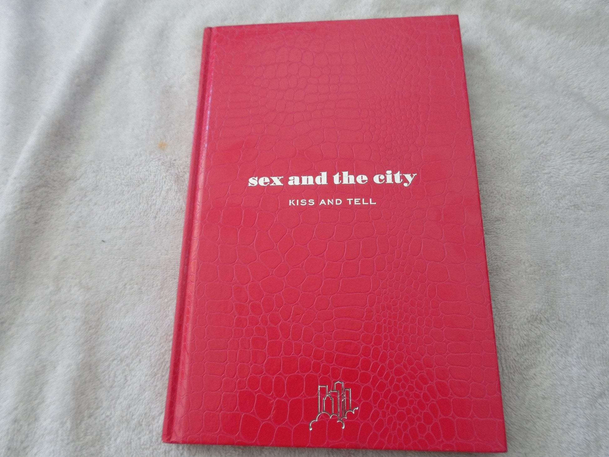 Sex and the City: Kiss and Tell used book depot