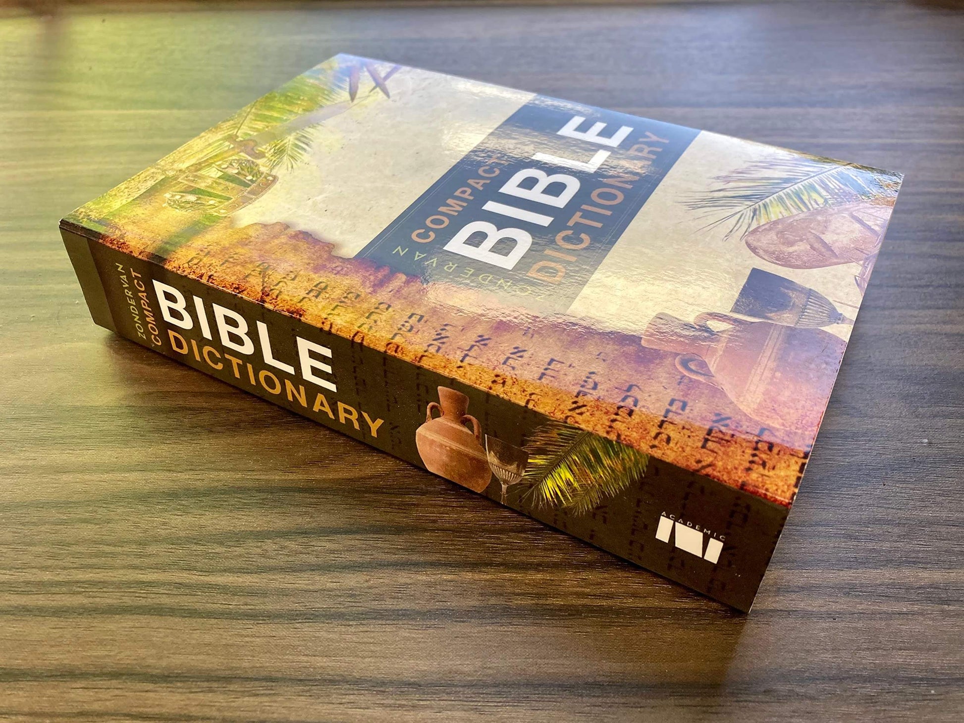 Zondervan Compact Bible Dictionary: A-to-Z Pocket Dictionary with Over 5,000 Entries (Classic Compact Series) used book depot