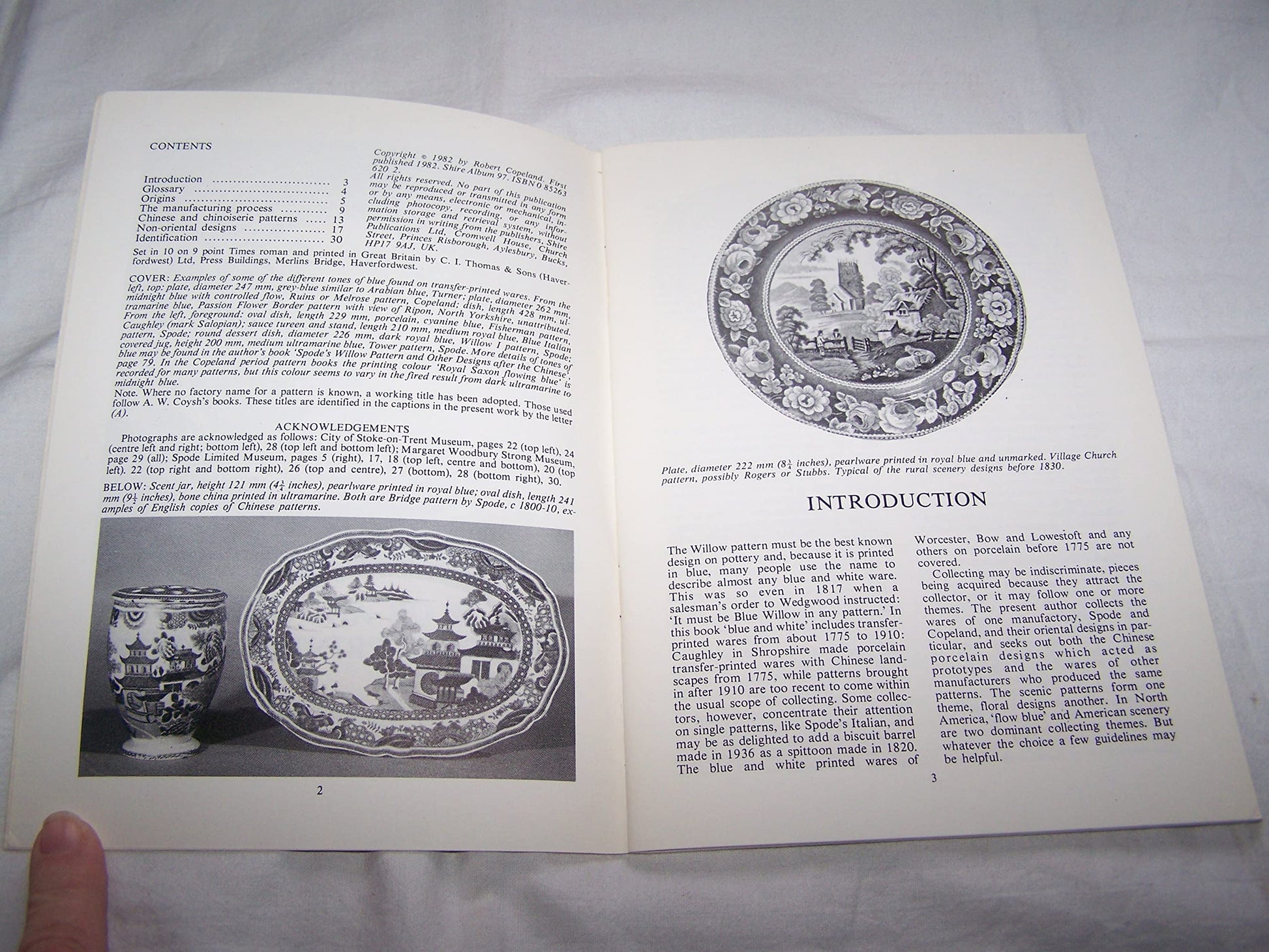Blue and White Transfer-Printed Pottery (Shire Albums) used book depot