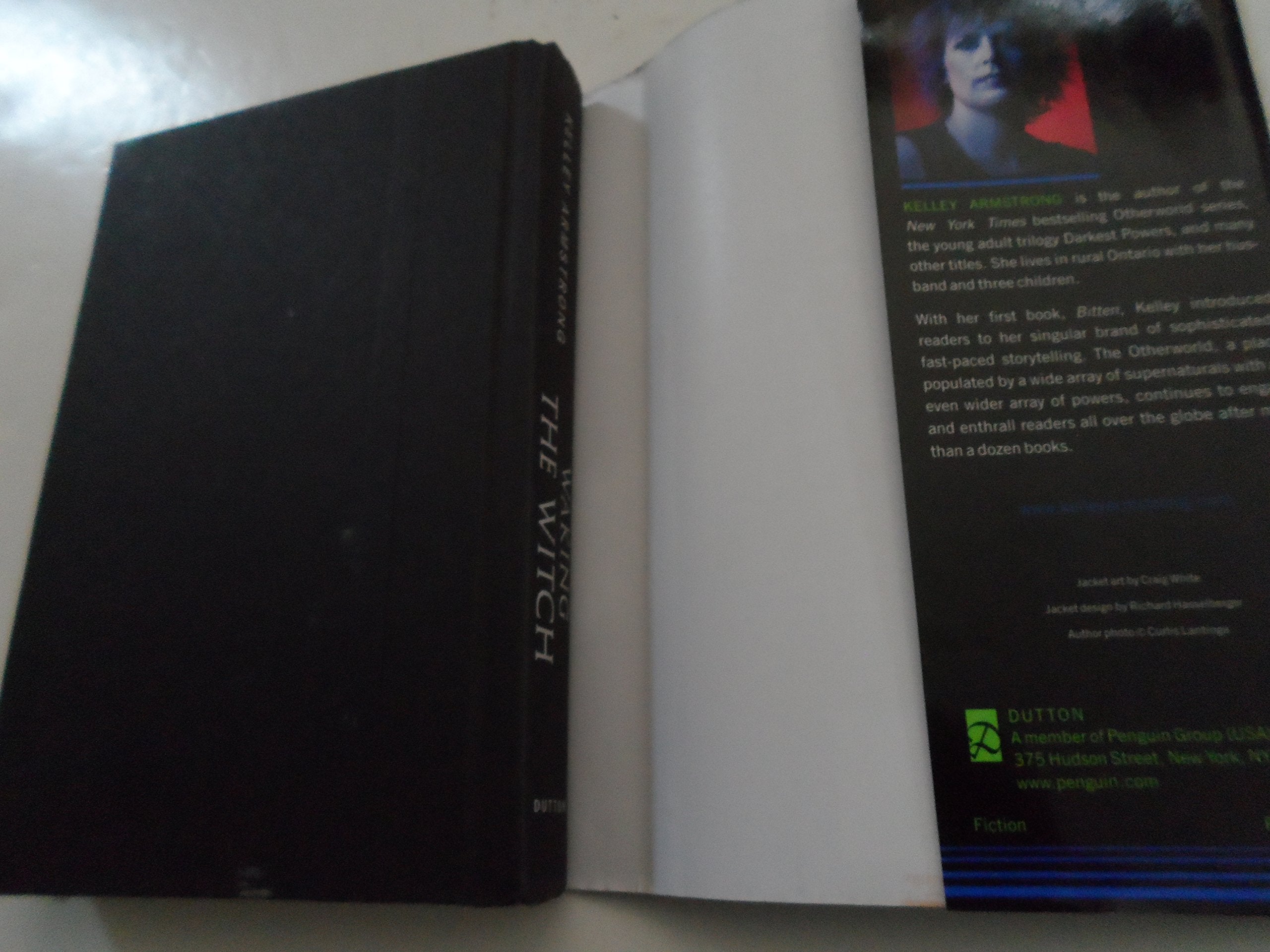 Waking the Witch (Women of the Otherworld) used book depot