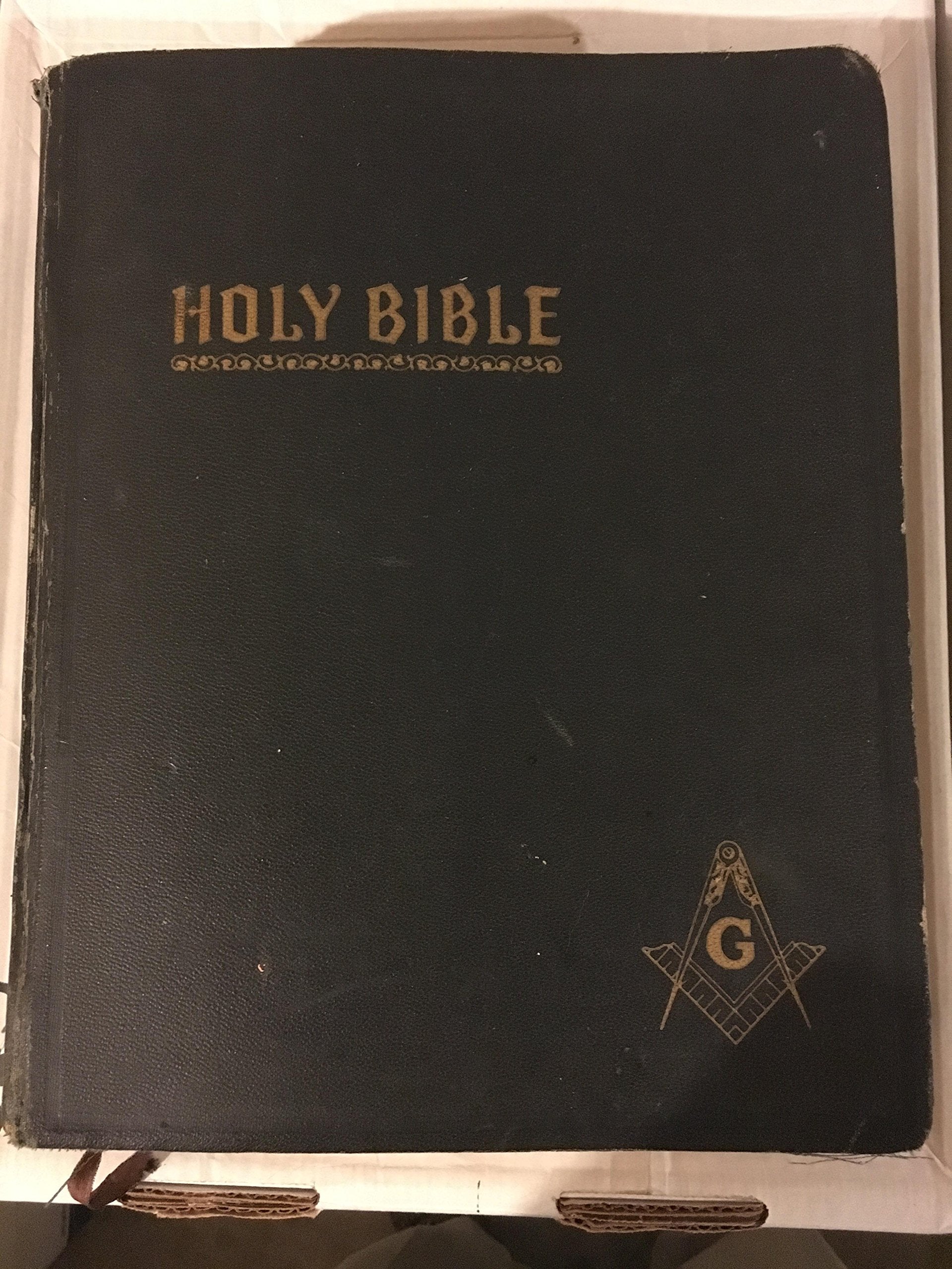 Holy Bible Red Letter Edition - Masonic Edition Cyclopedic Indexed used book depot