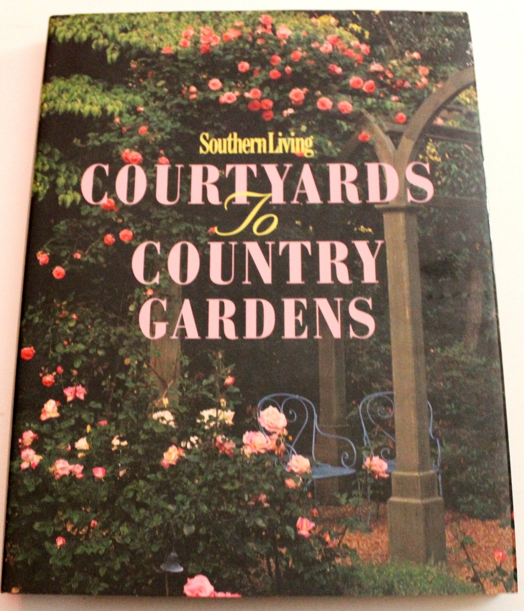 Southern Living Courtyards to Country Gardens (At Home With Southern Living) used book depot