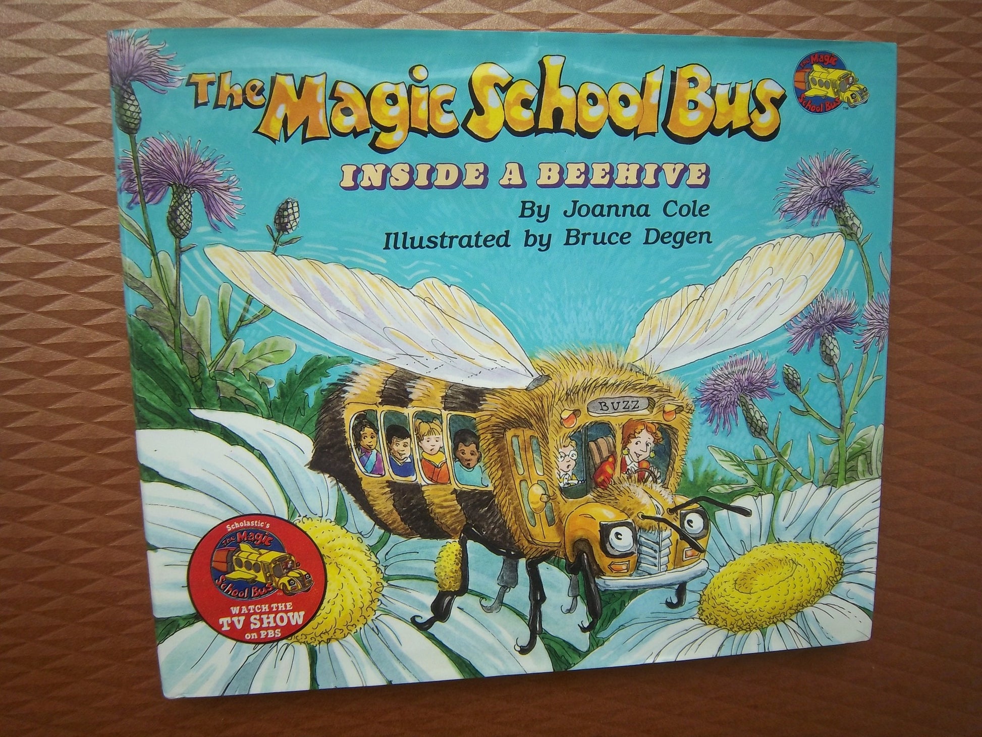 The Magic School Bus Inside a Beehive used book depot
