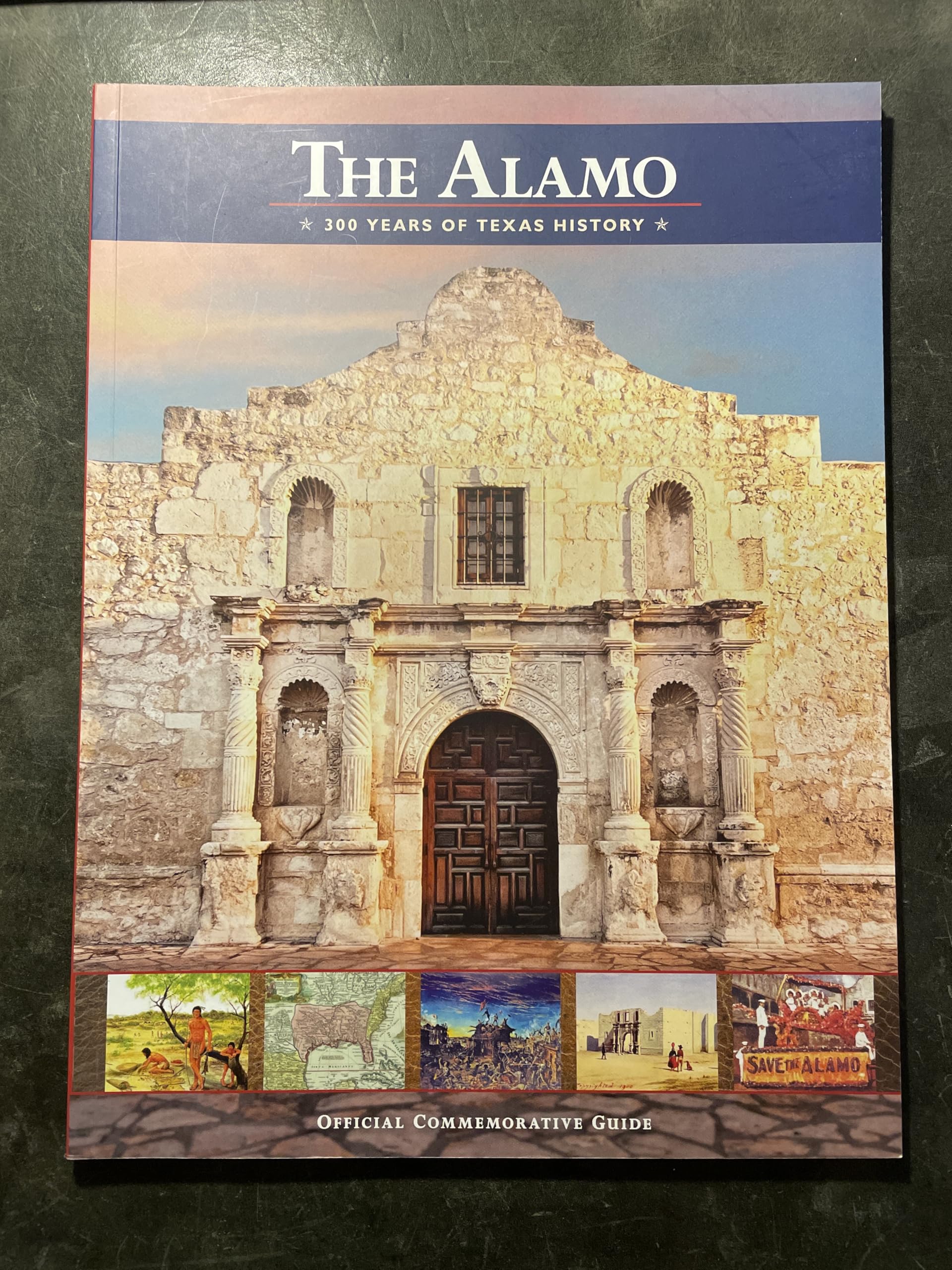 Alamo : 300 Years of Texas History used book depot