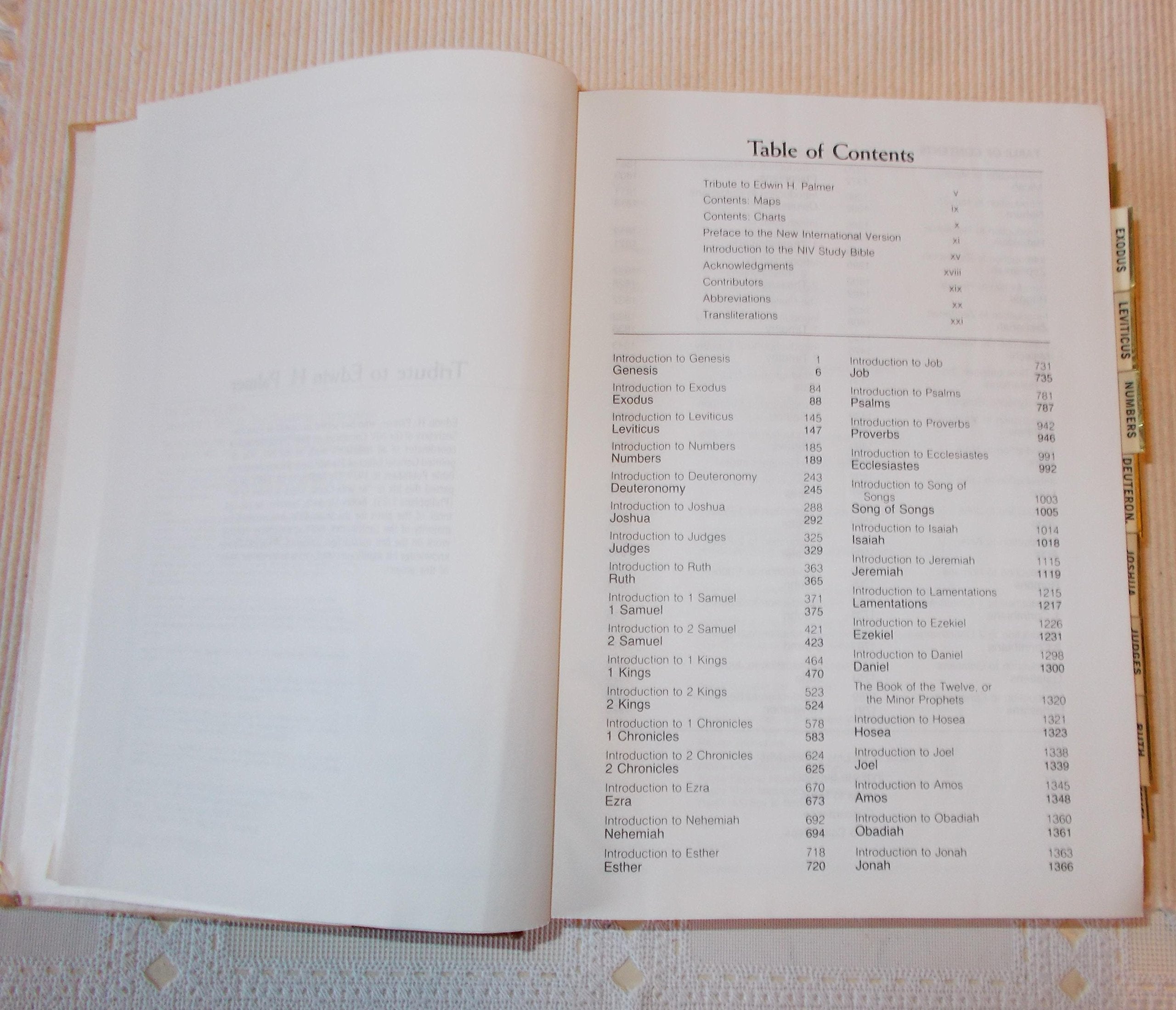 The NIV Study Bible: New International Version