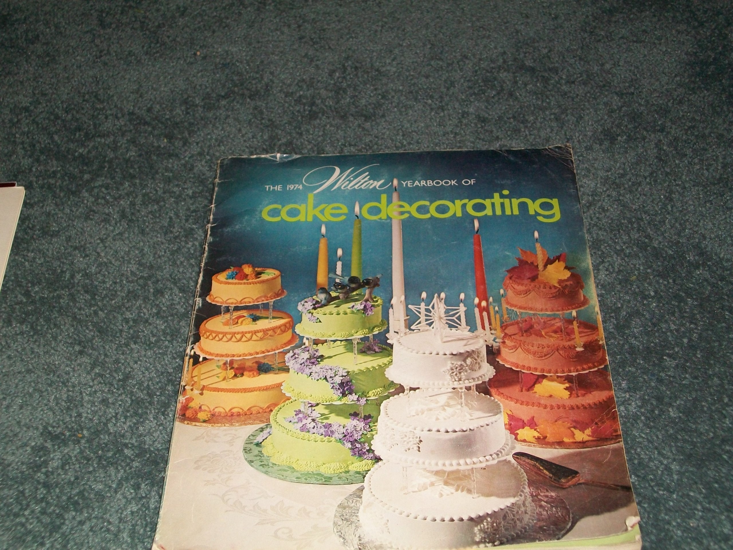 The 1974 Wilton Yearbook of Cake Decorating used book depot