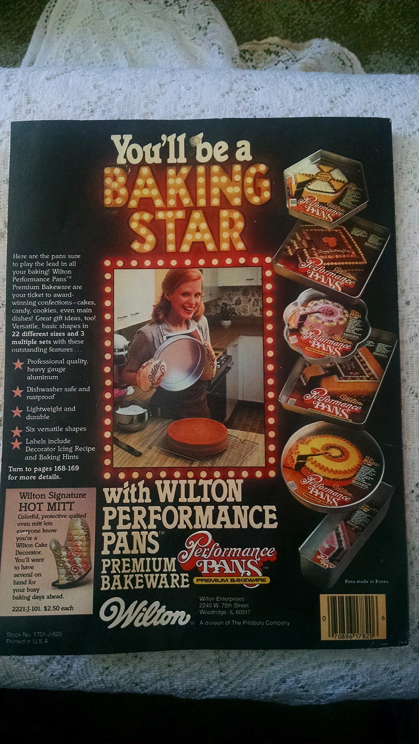 Wilton Yearbook Cake Decorating You Can Do! - 1982 used book depot