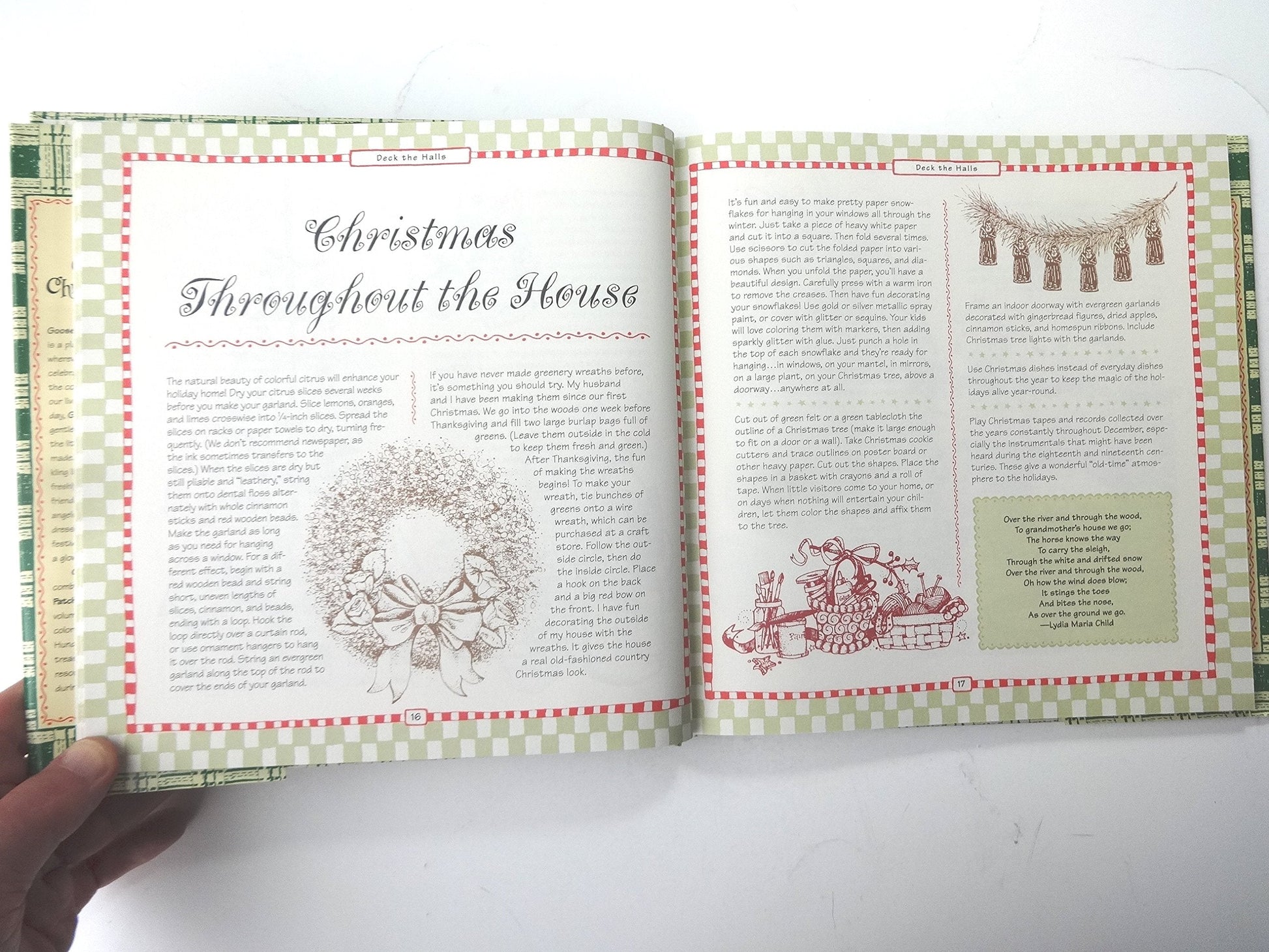 Old-Fashioned Christmas Favorites: A Heart-Warming Collection of Treasured Recipes, Memories, Handmade Gifts, Cozy Decorating Tips & Easy How To's for the Joyous Days of Christmas used book depot