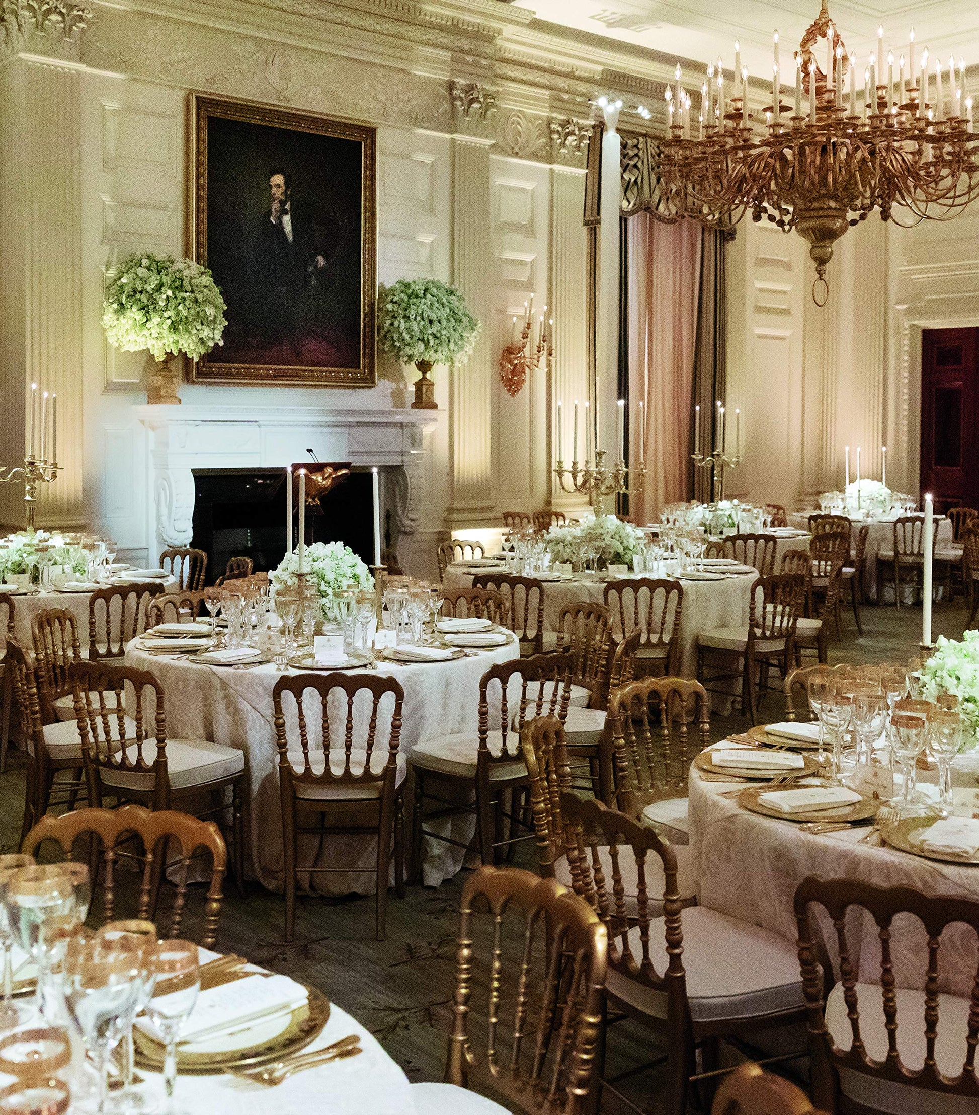 Entertaining at the White House - Decades of Presidential Traditions used book depot
