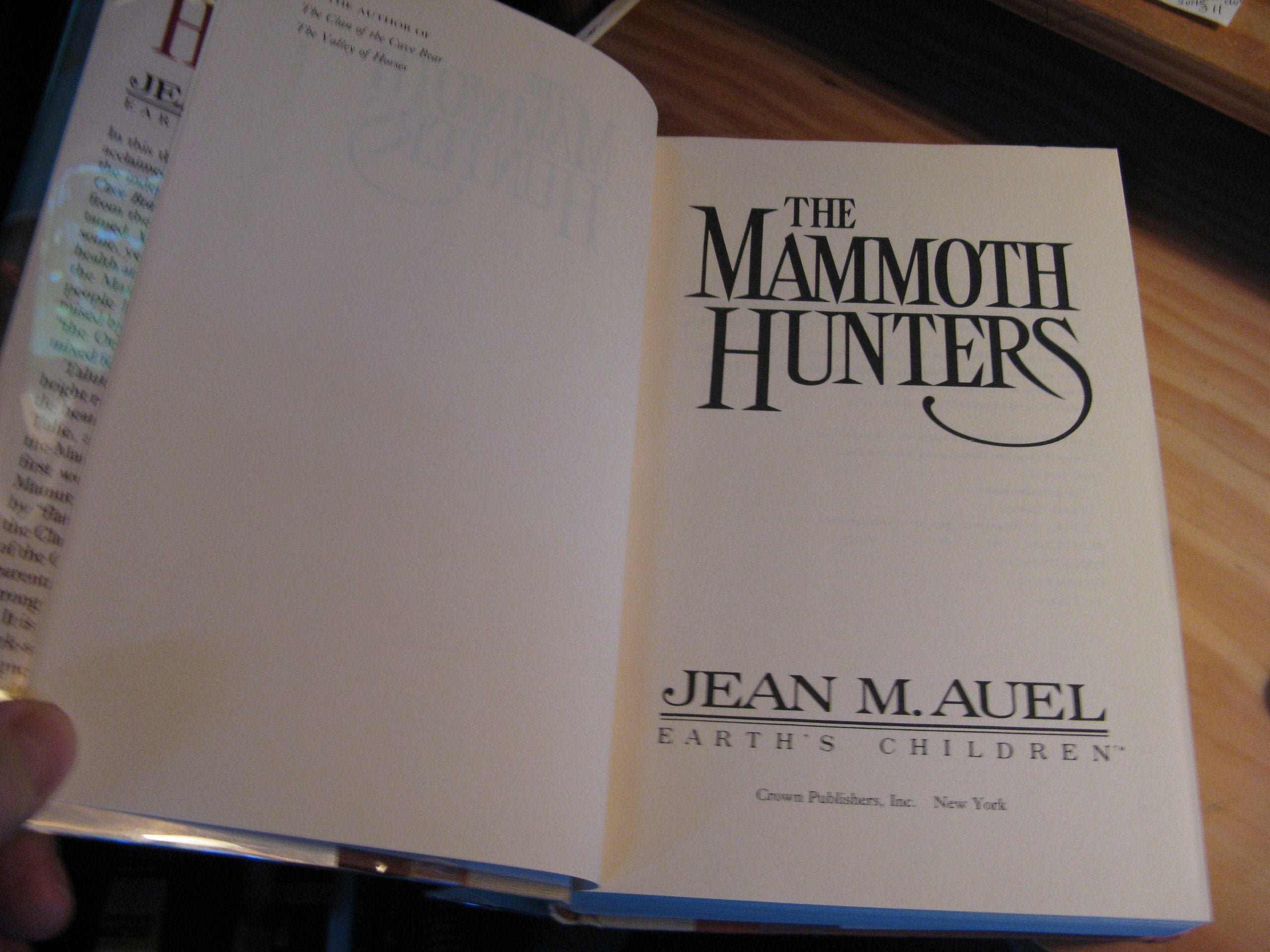 The Mammoth Hunters-Earth's Children used book depot